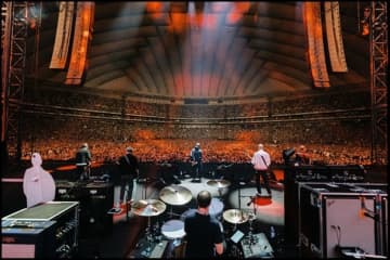 【ライブレポート】オアシス、再結成ツアー＜oasis Live ’25＞東京ドーム公演にみた“ロックンロールスターの健在ぶり”