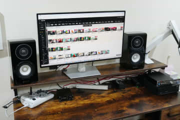 【レビュー】狭い机の上に置けるスピーカーを探せ！Polk Audio「ES10」、YAMAHA「NS-B700」を試す