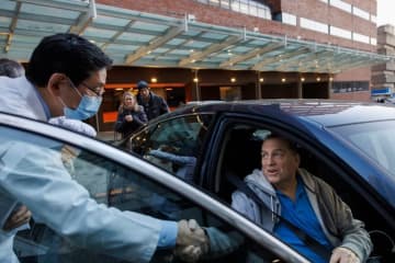 米男性、ブタの腎臓を移植して２７１日間生存　臓器摘出して透析治療に戻る