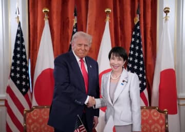 高市首相があたふた？ 隣のトランプ氏が“急停止”→冷静に対応、和やかな会談に「高市さんほんと上手い」