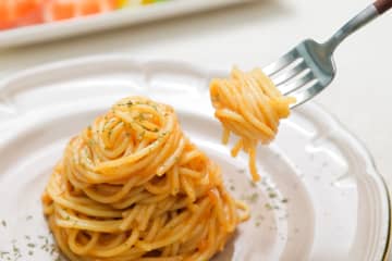 【海老の旨みが爆発】スナックミーから本格『ビスク風パスタソース』が期間限定発売！瀬戸内海産エビを贅沢に使用した濃厚な一皿を自宅で！