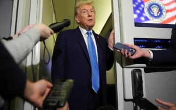 カナダの関税批判広告に反発、さらに10％引き上げを宣言―トランプ米大統領