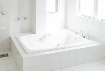 寒くなってきたのでお風呂に入りたい！「シャワー」から「シャワー＋湯船」にしたら、月の「光熱費」はどのくらい変わるのでしょうか？