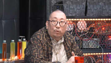 人気芸人が豊田商事会長刺殺事件の現場に潜入　初取材の裏側を明かす『ドーピングトーキング』8話