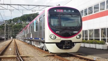 京王電鉄の新型通勤車両「2000系」お披露目　子育て世代も絶賛の優しい車両