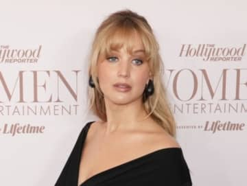 ジェニファー・ローレンス、豊胸手術を受けると宣言！