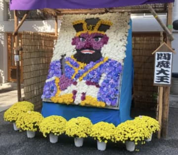 【巣鴨の秋の風物詩】第33回「すがも中山道 菊まつり」11/6開幕！今年の形造りテーマは「すがもん」！菊見茶屋＆大道芸も！