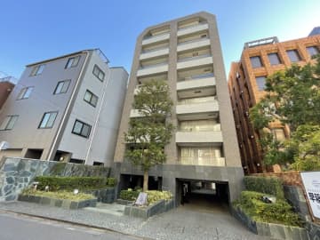 ガレリアコルテ六番町 5階｜「四ツ谷」駅徒歩5分、3駅6路線利用可能。「六番町」の重厚と利便を纏う住まい。名門校至近。3面採光で陽当たり良好な住戸