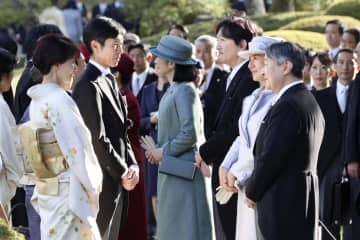 秋の園遊会に1470人　両陛下主催、武豊さんら