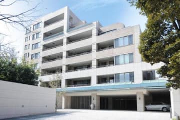 パークコート高輪ヒルトップレジデンス 3階｜「泉岳寺」駅徒歩4分。3駅徒歩10分圏内・多路線利用可能。丘上の邸宅、静寂と利便のプレミアムライフ。南向きで陽当たり良好な2SLDK