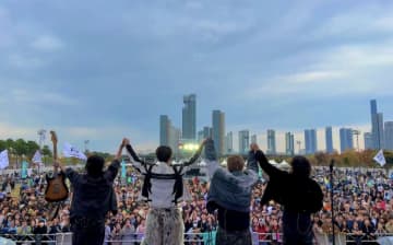 日韓混合バンドCROWN HEAD、韓国の野外ロックフェスにて1万人を前に熱演