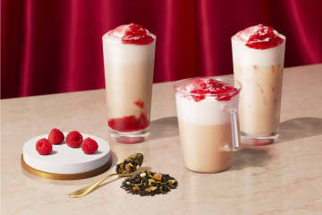 スターバックス「ジョイフルメドレー」ラズベリーのティービバレッジ登場。「プリンチ」からデザート3種も