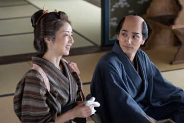 母と息子、ようやく通じた「おっかさん」……蔦重とつよが交わした、40年越しのぬくもり【NHK大河『べらぼう』第41回】