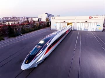 中国の高速鉄道が時速453キロを記録＝韓国ネット「韓国は国土狭い、そんな速さ必要ない」