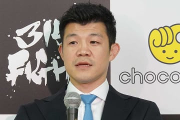 亀田興毅氏、「悪童、嫌われ者、悪童」…自虐3ショットに反響続々「その三人でBDに乗り込んで」