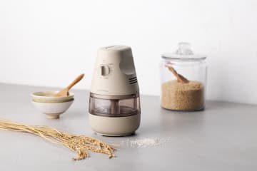 毎日続けられる3ステップ　レコルト『コンパクト精米機』は使いやすいサイズと操作感