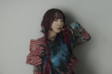 アルバム『私宝主義』を発売するヒグチアイ、特設サイトに2つのオフィシャルインタビューを公開！リリース記念座談会＆お悩み相談会も生配信！