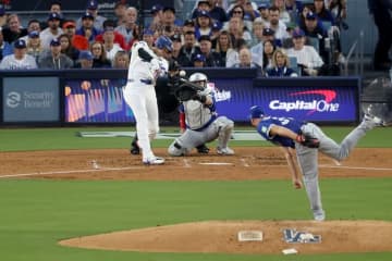 なんで…！？ 大谷翔平に「絶望しかない」“悪球打ち”豪快弾→被弾した投手のリアクションが話題に「呆然」「止まった…」