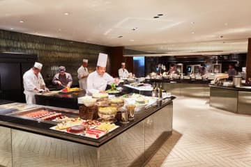 【食べ放題ニュース】豪華グルメのオンパレード！「Xmasホテルブッフェ」の内容が極上すぎる…!!（画像あり）