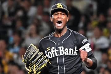 【ソフトバンク】モイネロ「投げてる時は全然、物音も聞こえない」 王球団会長も絶賛の〝虎制圧〟