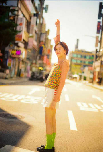 尾碕真花の最新魅力が全開♡セカンド写真集が12月12日に発売！