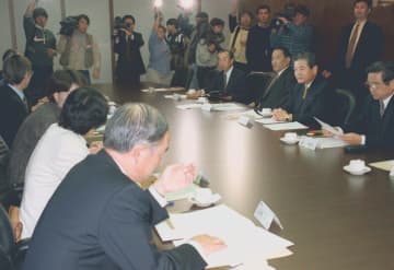 ＜あのころ＞横浜の2チームが合併　27年前の10月29日