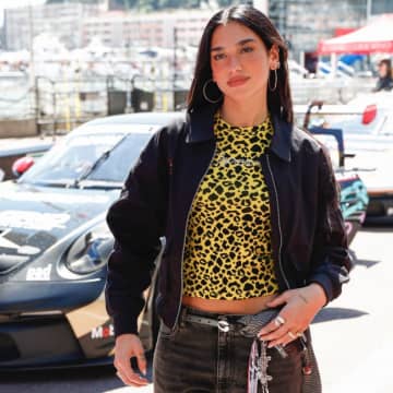 デュア・リパ、英若手セレブ長者番付で首位に