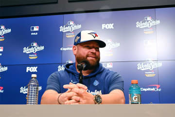 ブルージェイズ 18回の死闘に散る シュナイダー監督「誇りに思う」大谷への敬遠策にも言及