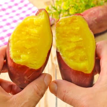 【焼き芋、漬けるだけでまるで蜜芋！？】「ねっとり甘い」「今度から全部こうする」レンジで極上の焼き芋が作れる簡単テク