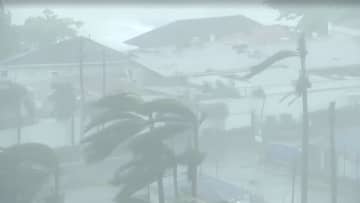 ハリケーン「メリッサ」上陸　ジャマイカ北西部で壊滅的な暴風続く　カテゴリー4に弱まるも依然猛威