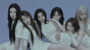 ”大ヒット曲「Golden」を引きずり下ろした”「NMIXX」、デビューから3年8カ月で叶えた初の1位