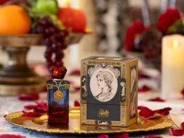 香水ブランドFataliteから新たな香り「窒息する薔薇」を発売