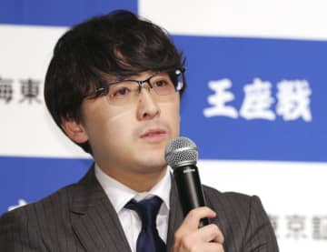 将棋の伊藤「良い部分が出せた」　藤井六冠から王座奪取で一夜明け