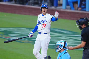 大谷翔平も目見開き驚き…1打席目から両軍に“疑惑の判定”　敵将も不満の表情