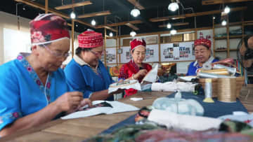 女性による特色ある手工業産業の発展を推進　中国貴州省