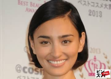 「絵みたいですね」長谷川潤、まるでリゾートホテルな広々自宅リビングに「もののけ姫のシシ神に出会うシーンみたい」の声も