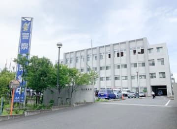 横浜市内の県道交差点でひき逃げ　神奈川県警、容疑の男を逮捕　「私はやっていません」1時間後、事故現場に戻る