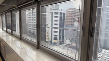 YKK AP、窓一体型ペロブスカイトを電力系統につなぐ実装検証