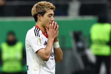 堂安が痛恨のPKミス「夜空に消えた」　カップ戦で敗退も…守備を現地称賛「勤勉さで高評価を得た」