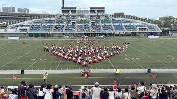 富士通フロンティアーズ40周年。ハーフタイムを彩ったチアリーダー部“歴代70人”のラインダンス