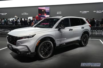 ホンダCR-V、本格復活へ。 ブラック加飾の上級モデル日本初公開「日本専用モデルが今冬上陸へ】