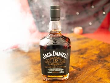 100年ぶりに復活！限定ウイスキー『ジャックダニエル』10年熟成版が魂にしみるウマさ！【激レア／お酒】