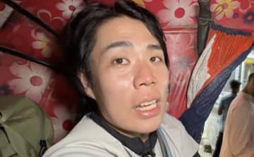 「同級生にいじめられるのは確定」「自分がない」地元で有名な迷惑おばあちゃんの孫・令和ロマンくるま、特殊な家庭環境が影響した人格形成