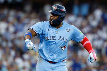 ブルージェイズ、逆転勝ちでシリーズ2勝2敗のタイ　主砲ゲレロJr.が球団新のPS7号決勝弾　大谷翔平＆救援陣を7回に攻略