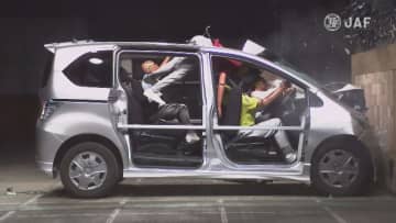 6人乗った軽が横転し5人死亡の事故も…『定員オーバー』等の危険性を検証 人の重さで車の挙動はこれだけ変わる