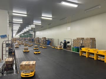 三菱食品／物流施設の低温作業エリアに仕分けロボット導入、30％生産性向上