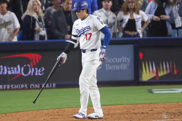 大谷翔平がワールドシリーズ97年ぶり新記録！ “勝負を避けるべき打者”の証、MLB伝説打者を超えた６打席連続四球