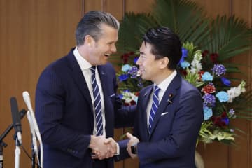 小泉氏が安保3文書改定を伝達　米国防長官と会談、防衛費増額も