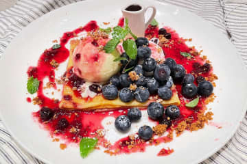 梅田の人気クレープ店13選！カフェ系やテイクアウトできるお店まとめ