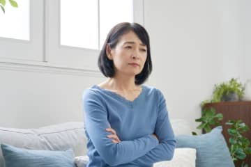 東京で暮らす30代の息子は毎月「30万円」の給料を全て使い切ってしまいます。「家賃が高いから仕方ない」というのですが、都心で生活していると貯金は難しいのでしょうか？